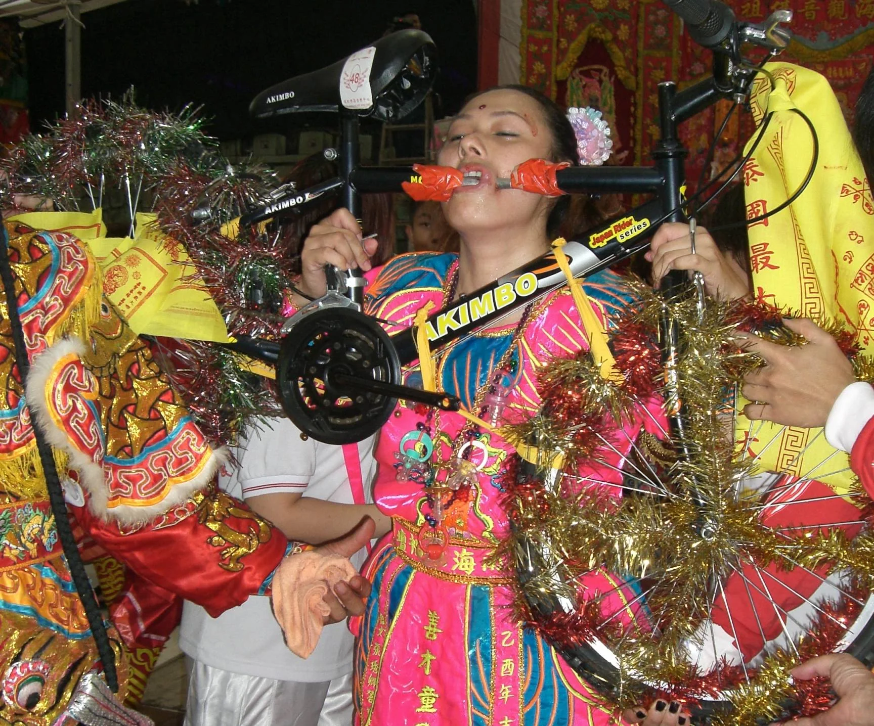 Chinese Spirit Medium in lieu of Daoist beating himself bloody in low res video