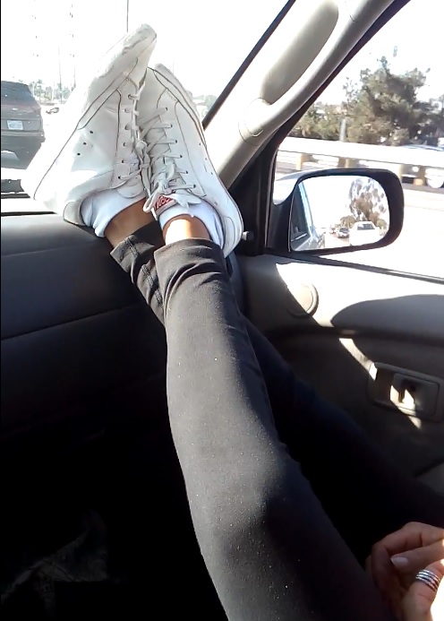 Cholita Relaxes on the Way to Infinity