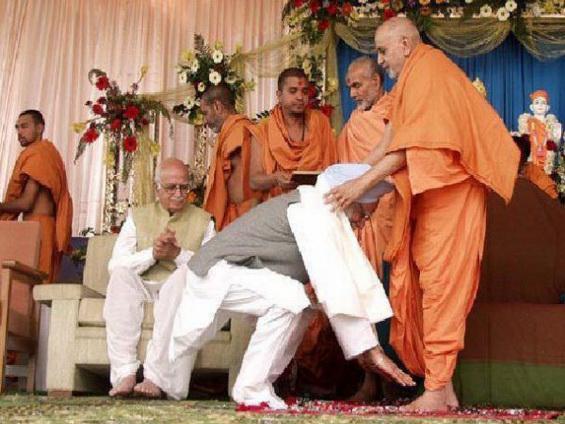 Doesn't matter if they wear a robe of go casual. Gurus are all rotten to the core.